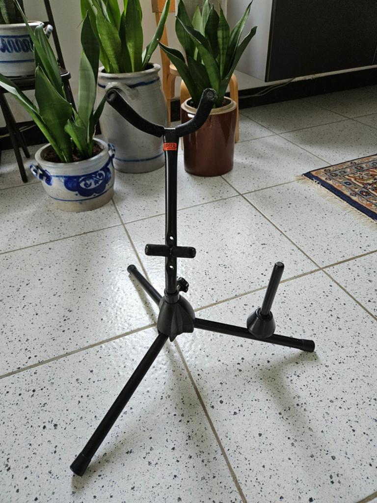 Saxofoon standaard (met op te schroeven klarinet standaardje, Muziek en Instrumenten, Ophalen of Verzenden, Saxofoon