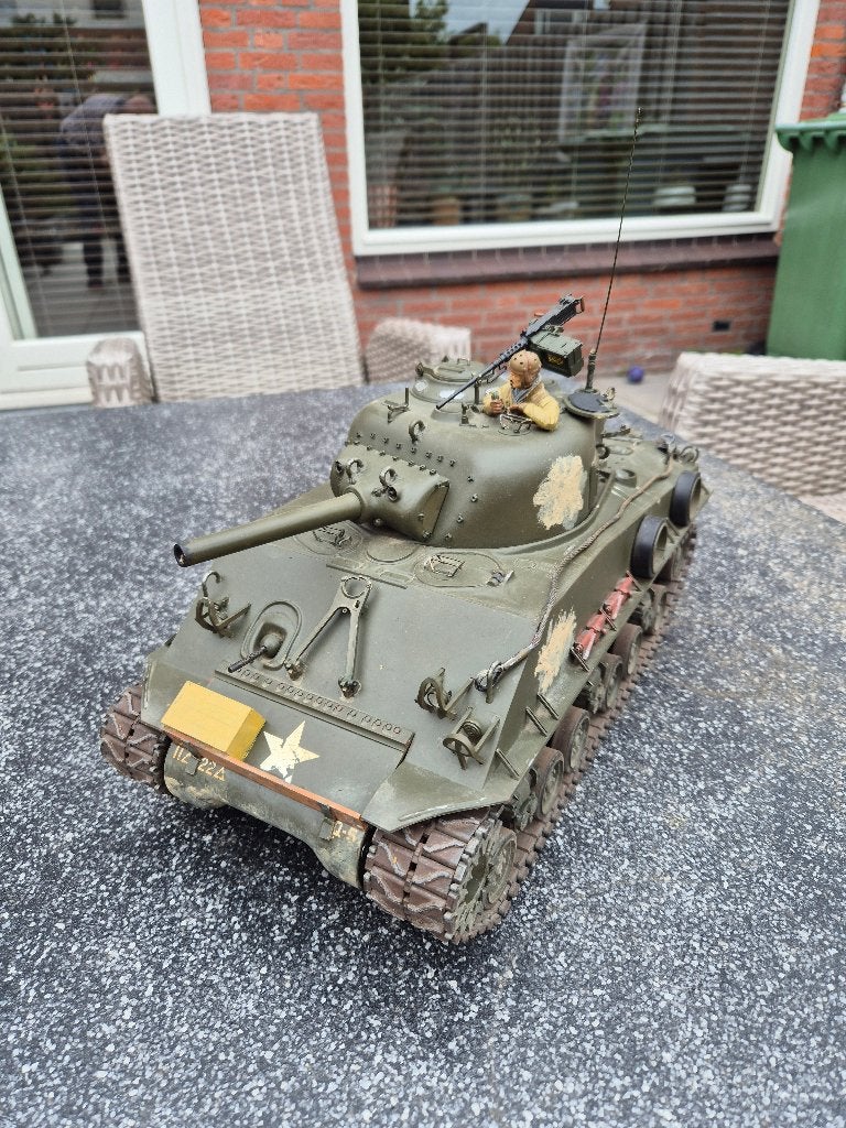 Tamiya RC-tank 56014 Sherman 105 mm. Howitzer 1:16, Ophalen, Gebruikt