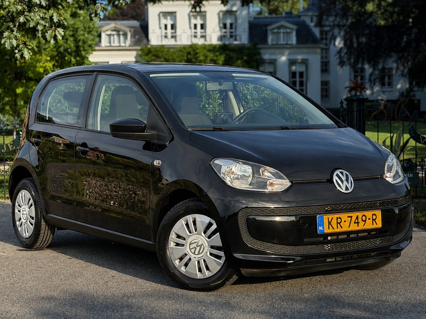 Volkswagen up! 5-deurs 1.0 44KW 2013 Zwart - Airco - Navi, Auto's, Volkswagen, Voorwielaandrijving, Euro 5, Stof, Zwart