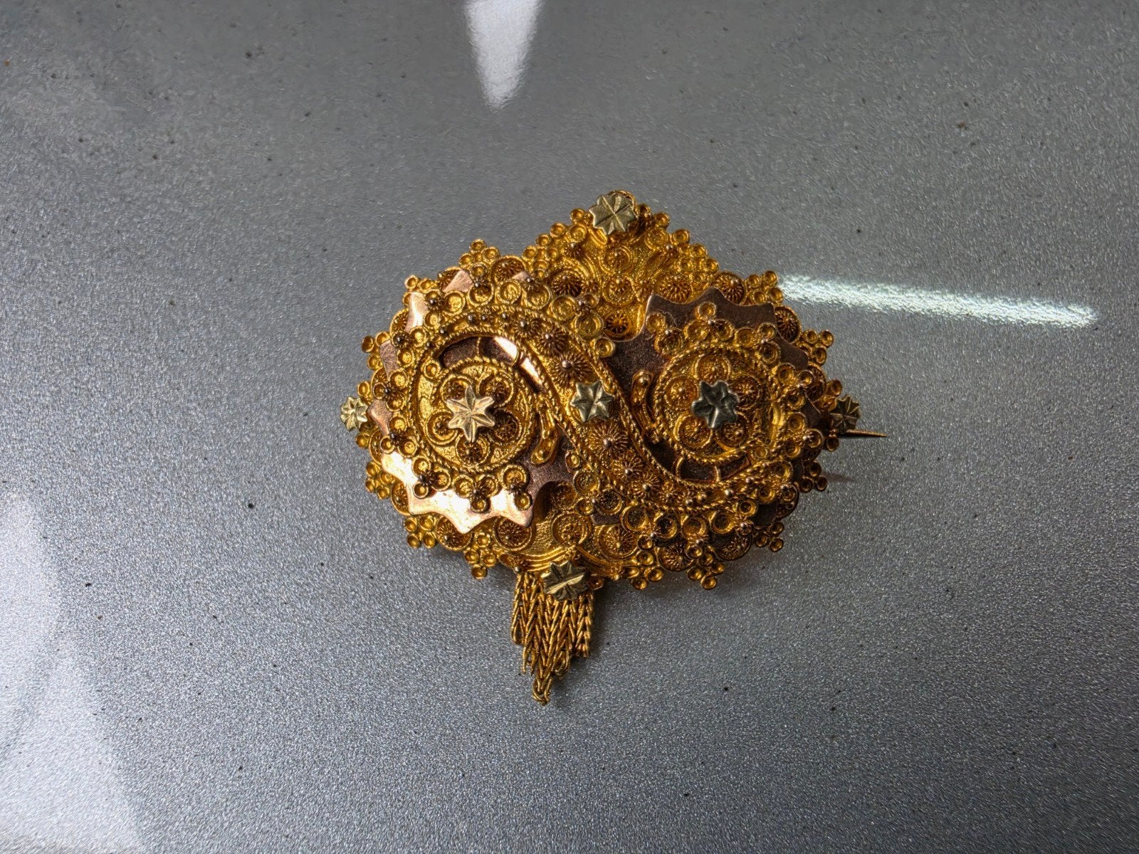 antiek gouden broche mutsenbel, Sieraden, Tassen en Uiterlijk, Broches, Ophalen of Verzenden, Zo goed als nieuw, Goud, Goud