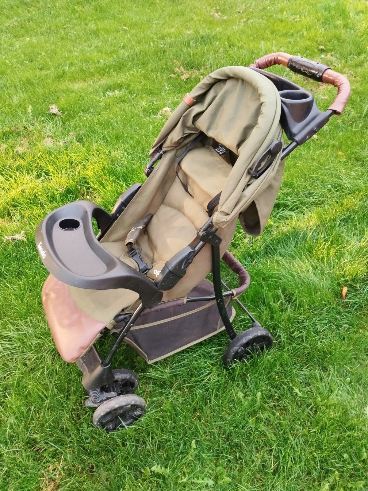 Lionelo LO-Emma Plus Buggy - Olijfgroen, Ophalen, Gebruikt, Overige merken, Verstelbare rugleuning