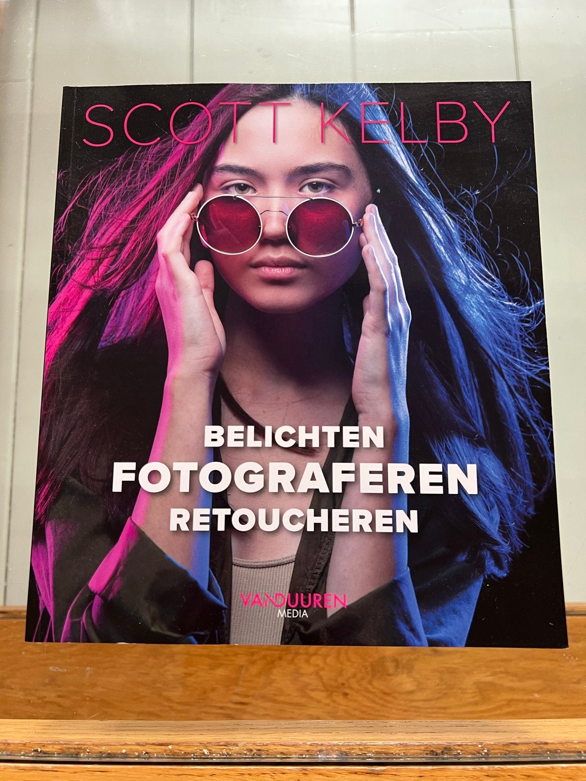 Scott Kelby: Belichten, Fotograferen, Retoucheren, Ophalen of Verzenden, Zo goed als nieuw, Fotografie algemeen
