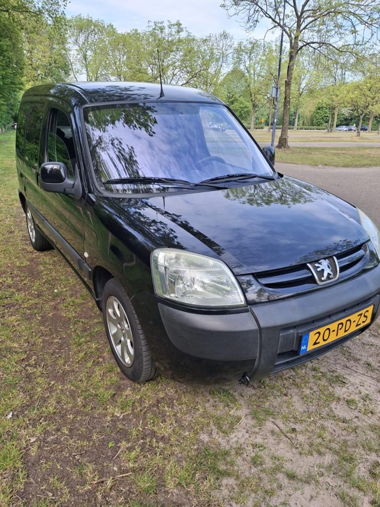 Peugeot Partner 1.6 16V XT Combi 2004 Zwart, Stof, Zwart, 4 cilinders, 1226 kg