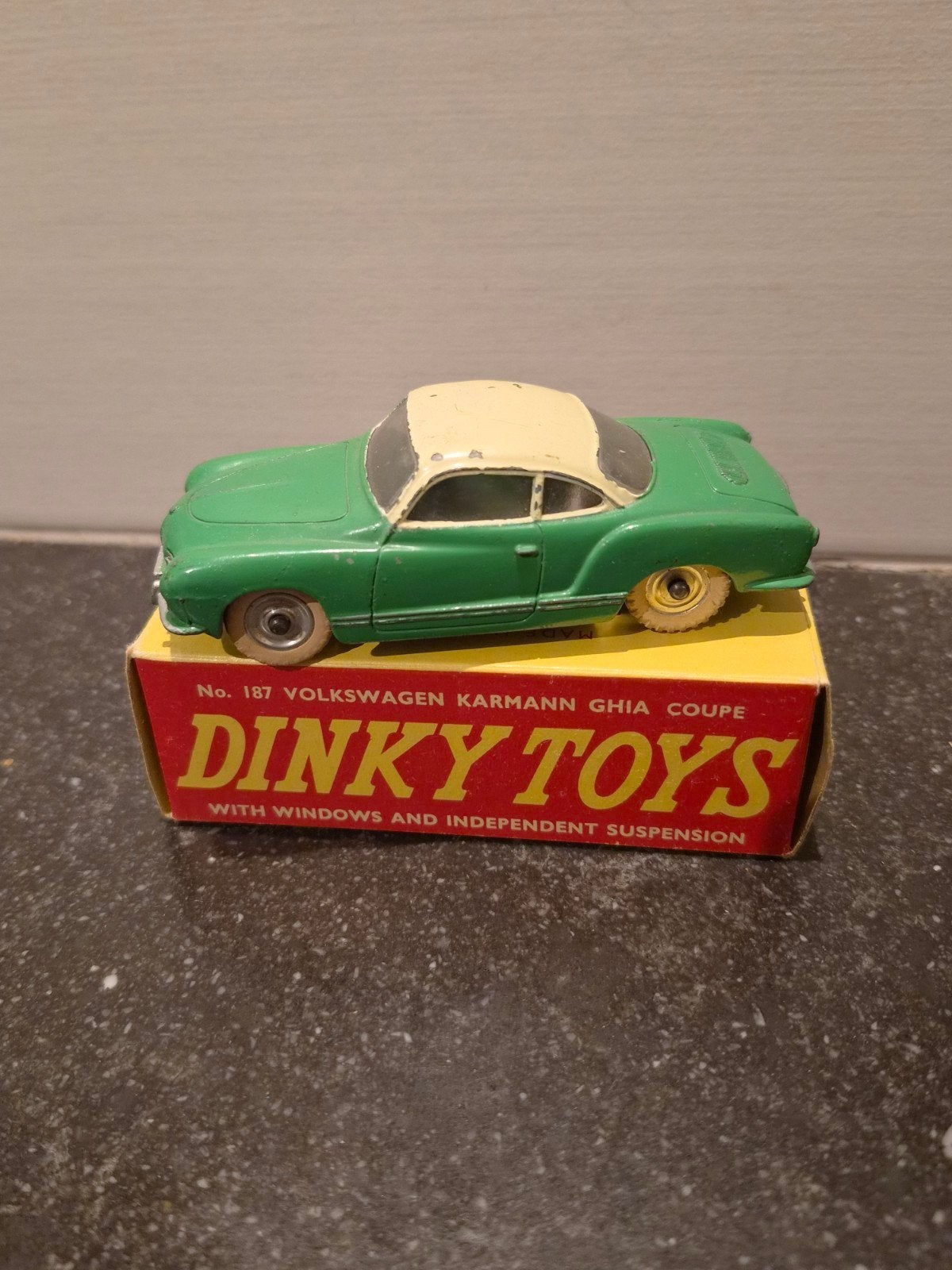 Dinky Toys Volkswagen Karmann Ghia Coupé - Zo goed als nieuw, Ophalen of Verzenden, Zo goed als nieuw, Auto
