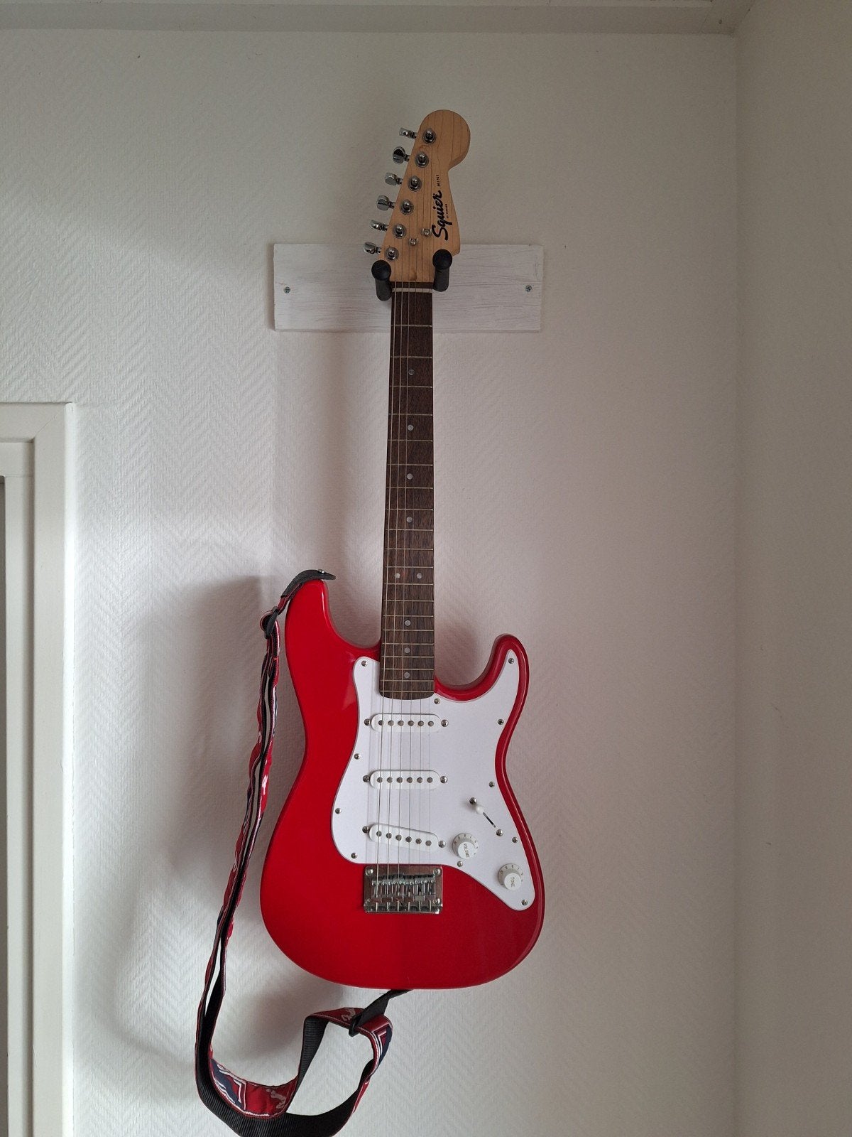 Squier Mini Stratocaster (incl. hoes), Ophalen, Zo goed als nieuw, Solid body, Fender
