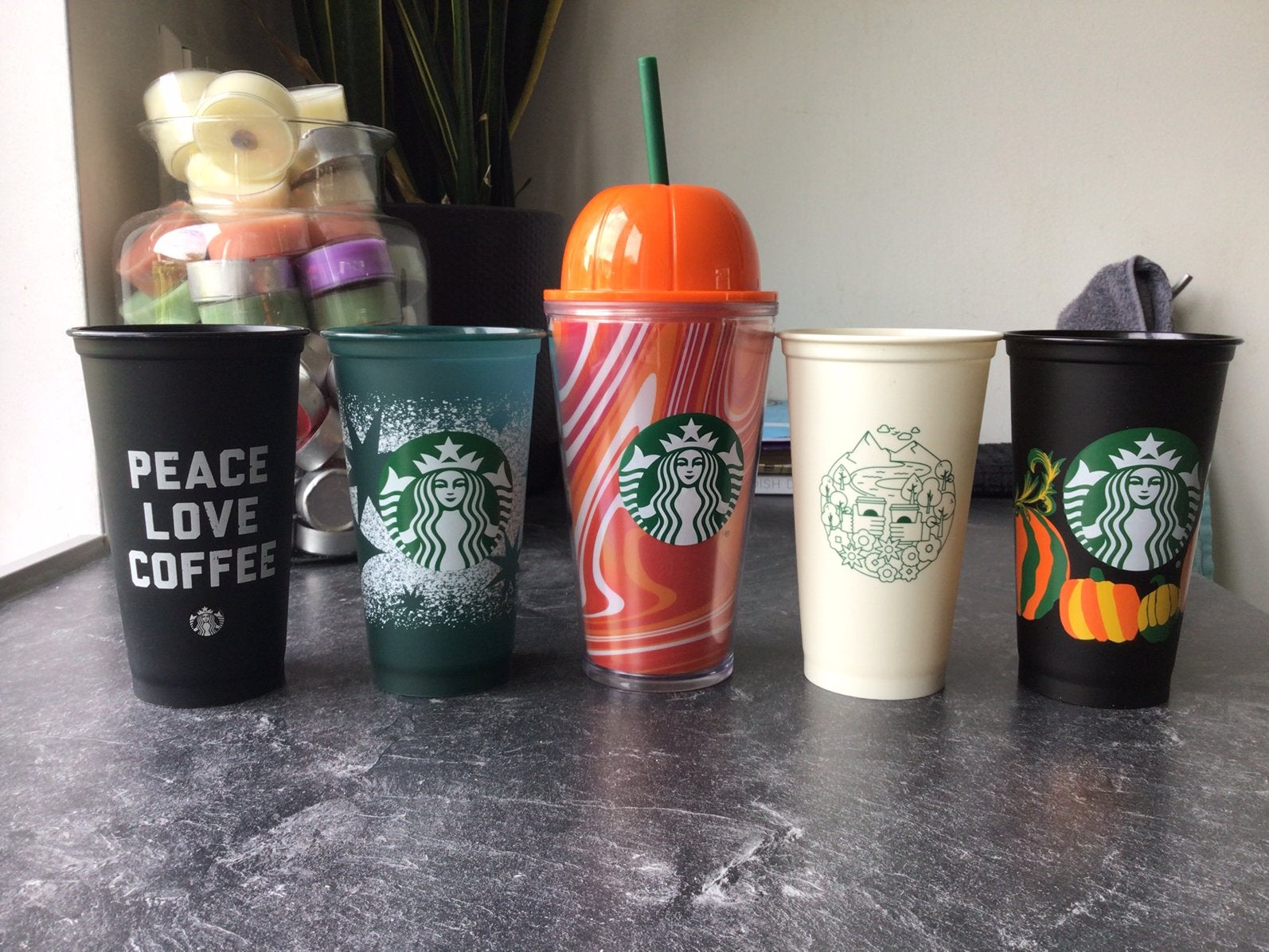 Starbucks bekers, Huis en Inrichting, Keuken | Servies, Ophalen of Verzenden, Zo goed als nieuw, Overige stijlen, Kop(pen) en/of Schotel(s)