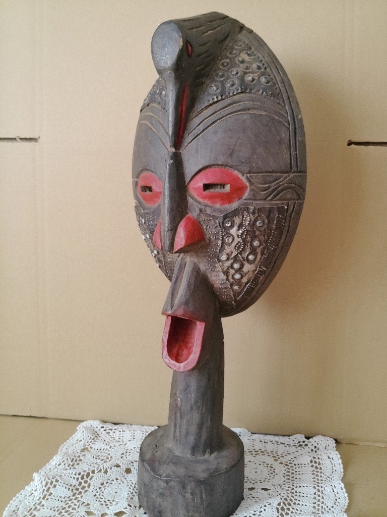 Luba masker met kraanvogel en koperbeslag 52cm dubbelzijdig