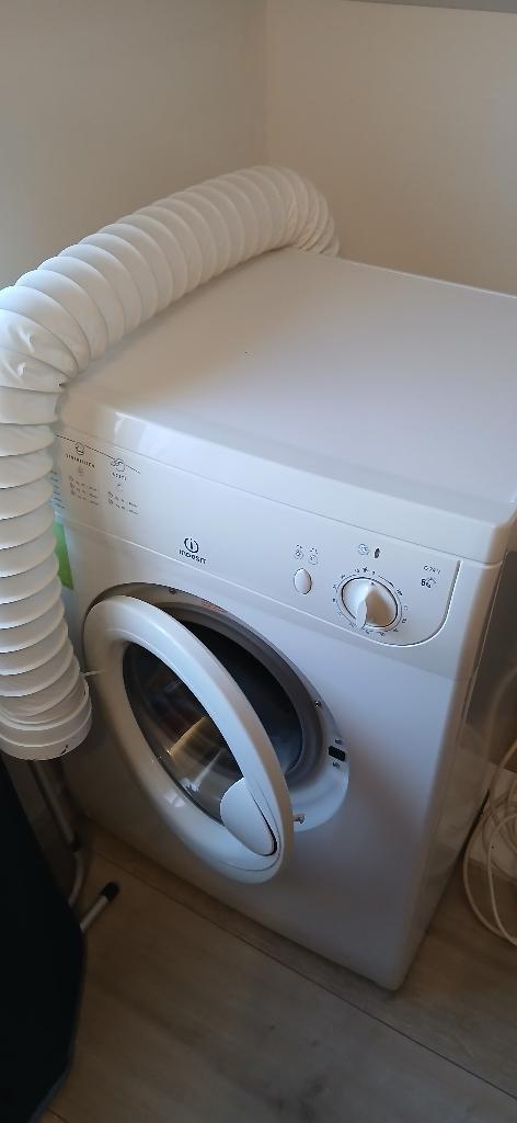Indisit Droger met afvoerslang, Ophalen, 6 tot 8 kg, Gebruikt, Luchtafvoer