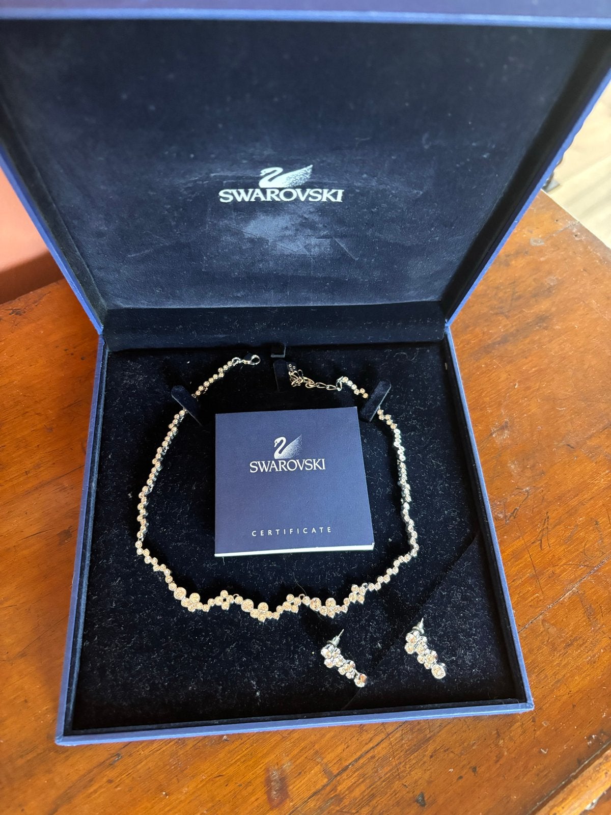 Swarovski ketting en oorbellen set met kristallen, Met kristal, Overige materialen, Ophalen of Verzenden, Zo goed als nieuw