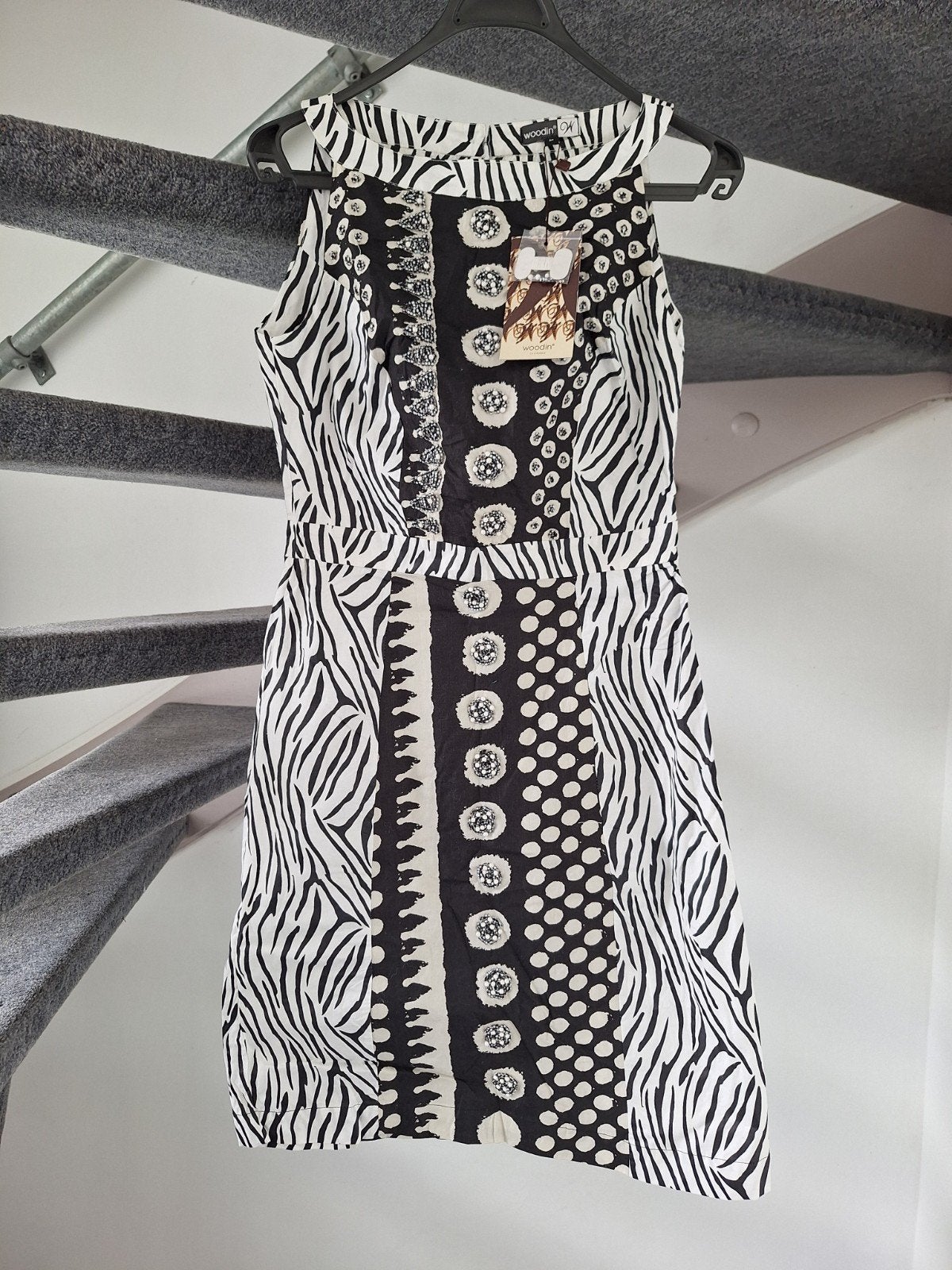 Woodin jurk met kralen - Maat M, Kleding | Dames, Jurken, Maat 38/40 (M), Woodin, Zwart, Nieuw