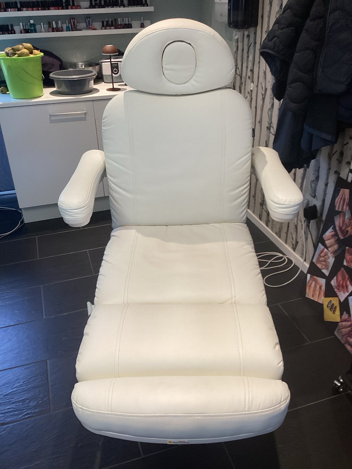 Silverfox Behandelstoel - 4 jaar oud, wegens sluiting salon, Ophalen, Gebruikt