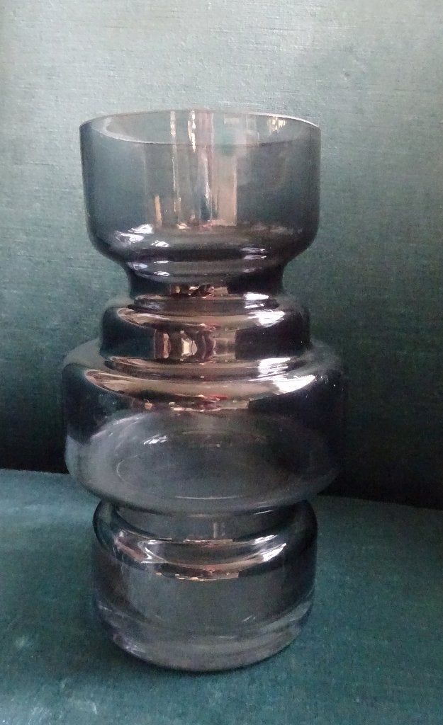 Scandinavië style retro glazen vaas of kandelaar: rookkleur, Ophalen of Verzenden, Zo goed als nieuw, Overige kleuren, Glas