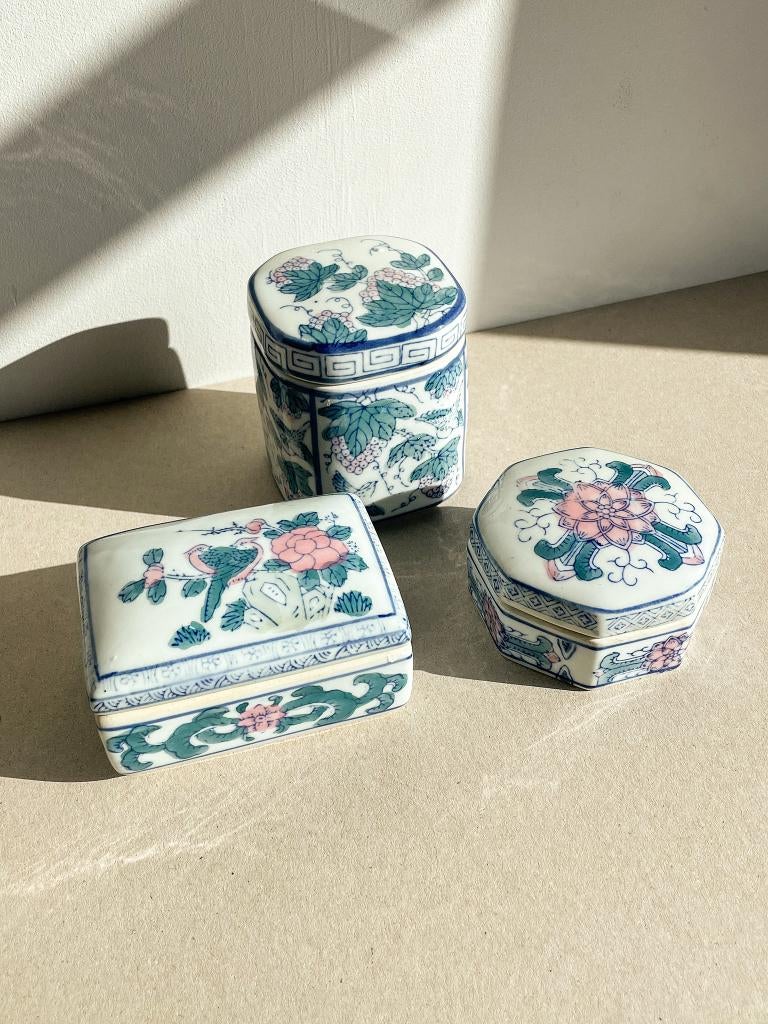 Porseleinen Chinese potjes opbergdoosjes vintage roze blauw, Antiek en Kunst, Ophalen of Verzenden