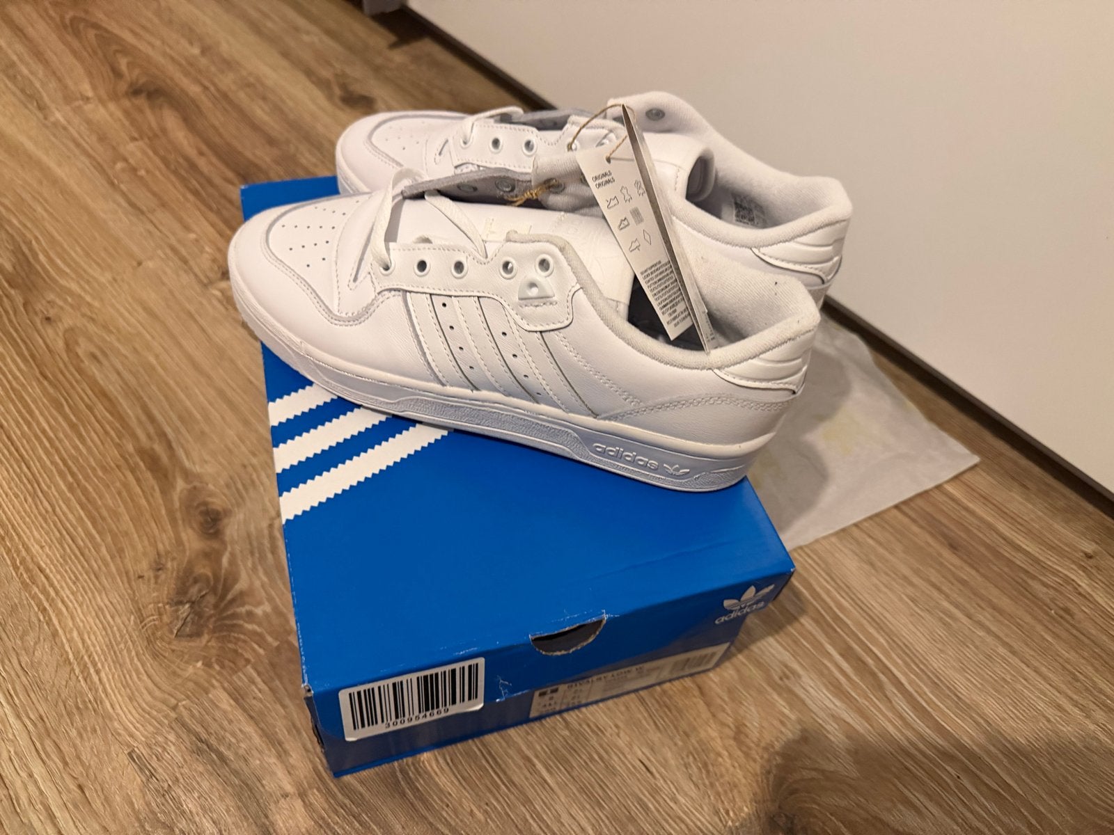 Nieuwe Adidas Rivalry Low W sneakers - Maat 41 1/3, Ophalen of Verzenden, Nieuw, Wit, Sneakers of Gympen