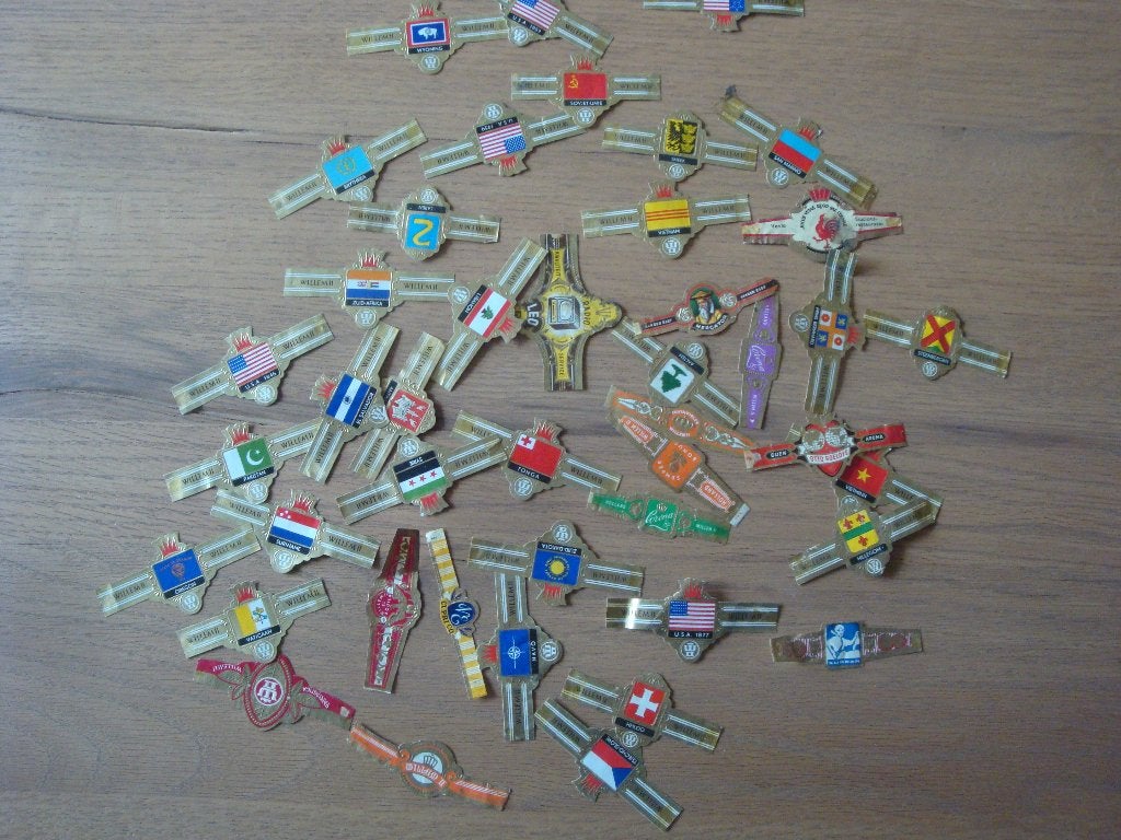 Diverse sigarenbandjes vintage, Verzamelen, Ophalen of Verzenden, Zo goed als nieuw, Sigarenbandjes