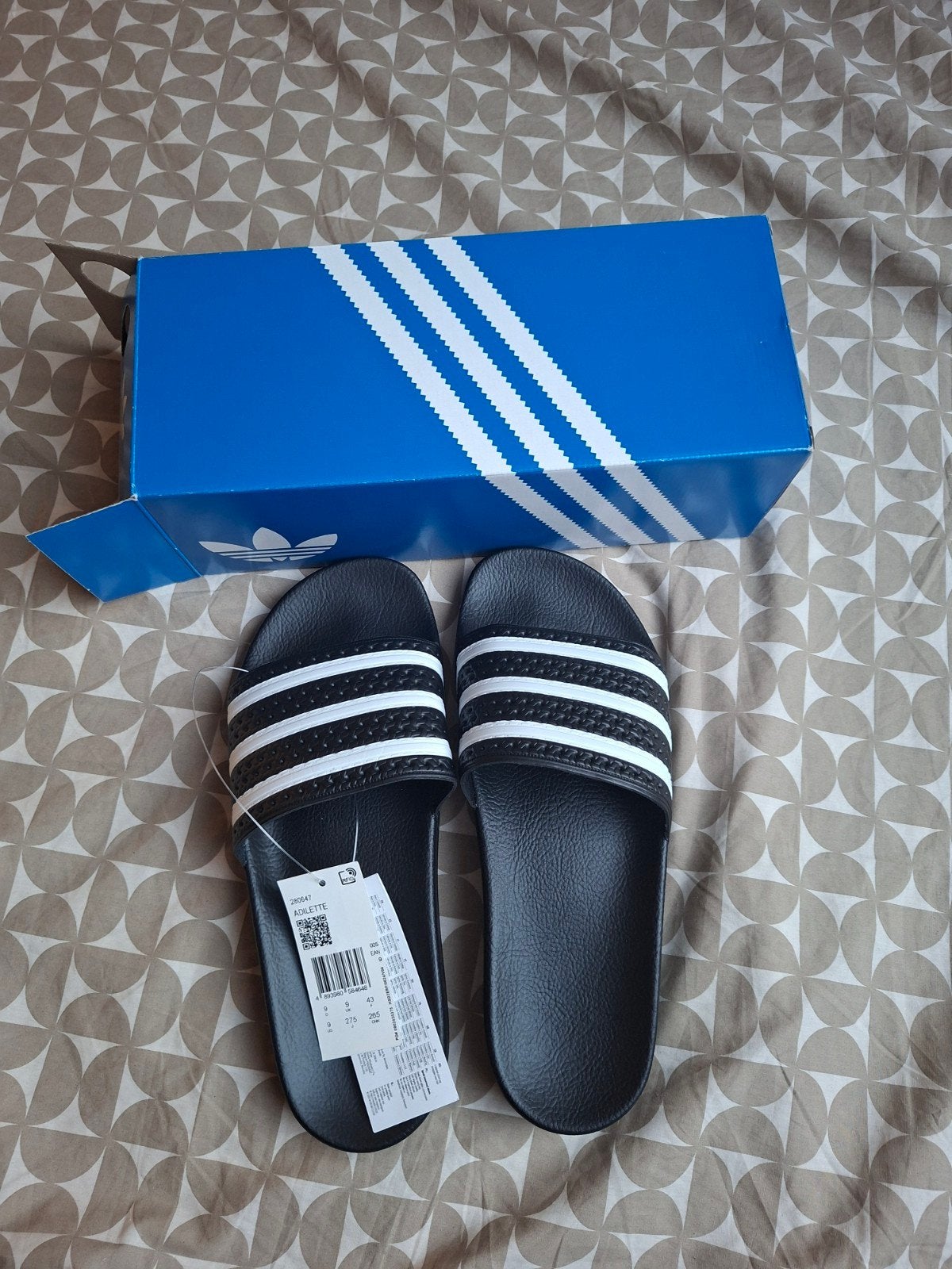 Adidas Adilette slippers maat 43, Slippers, Verzenden, Zwart, Nieuw