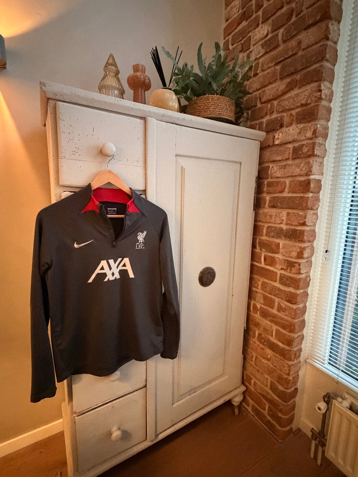 Liverpool FC Trainingspak Nike Dri-FIT Maat 158-170 cm), Ophalen of Verzenden, Zo goed als nieuw, Voetbal, Grijs