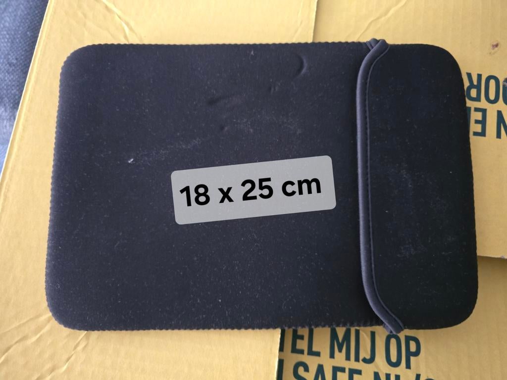 Gratis hoes tablet., Ophalen of Verzenden, 10 inch, Bescherming voor- en achterkant
