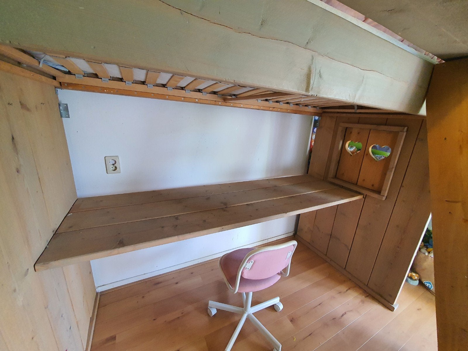 Foto 3 van Stevige Hoogslaper met Bureau - Ideaal voor Kinderkamer
