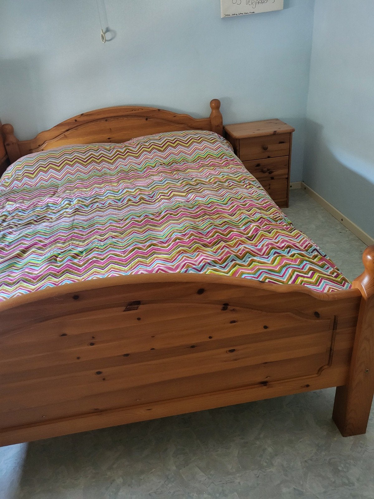 Grenen Bed met nachtkastjes., Ophalen, Gebruikt, Tweepersoons