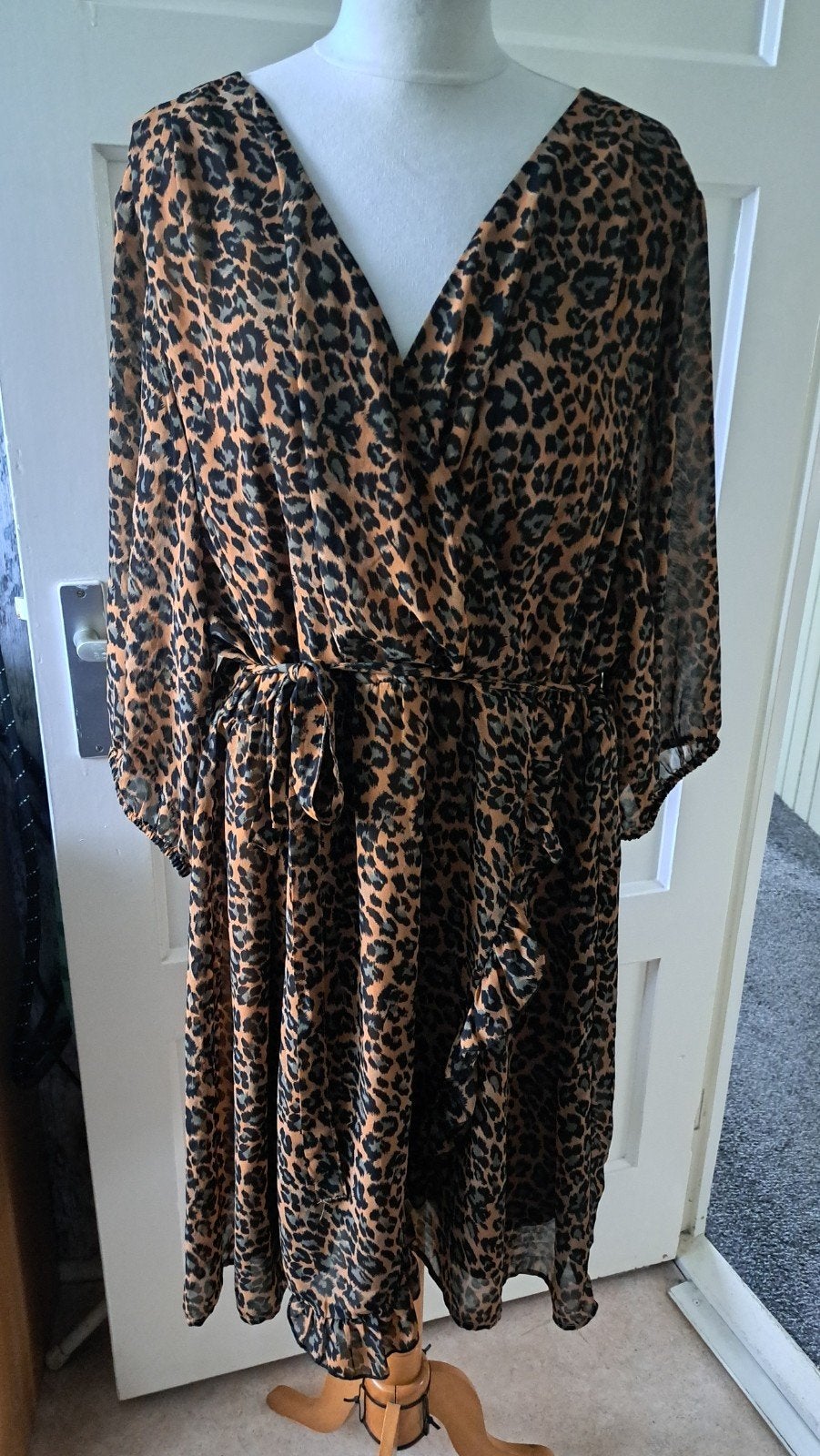 Prachtige jurk met  print. mt 50/52, Bruin, Verzenden, Maat 46/48 (XL) of groter, Zo goed als nieuw