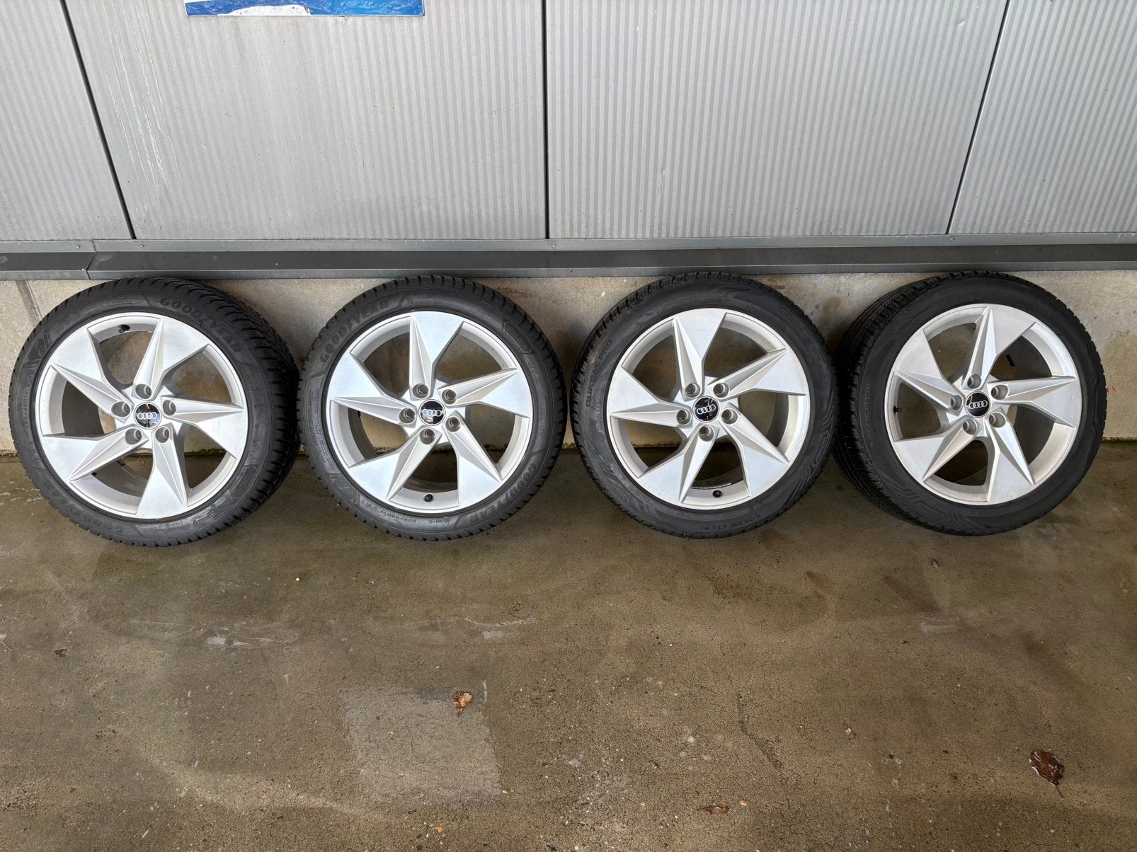 Originele audi s line 17 inch velgen + banden, Auto-onderdelen, Banden en Velgen, Ophalen, Banden en Velgen, 17 inch, All Season