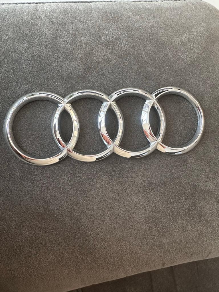 Origineel Audi embleem - Zo goed als nieuw, Ophalen of Verzenden, Zo goed als nieuw