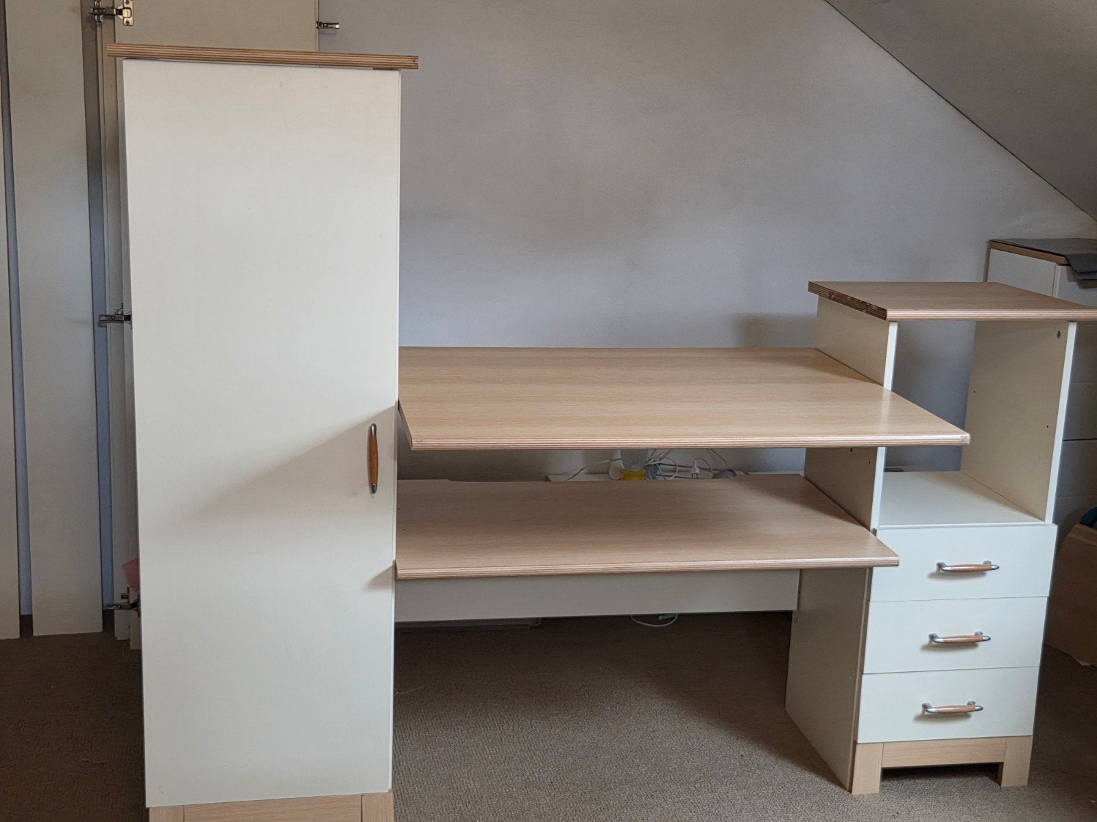 Doorgroei kinderkamer /tienerkamer commode/bureau, kast, bed, Ophalen, Zo goed als nieuw, Jongetje of Meisje