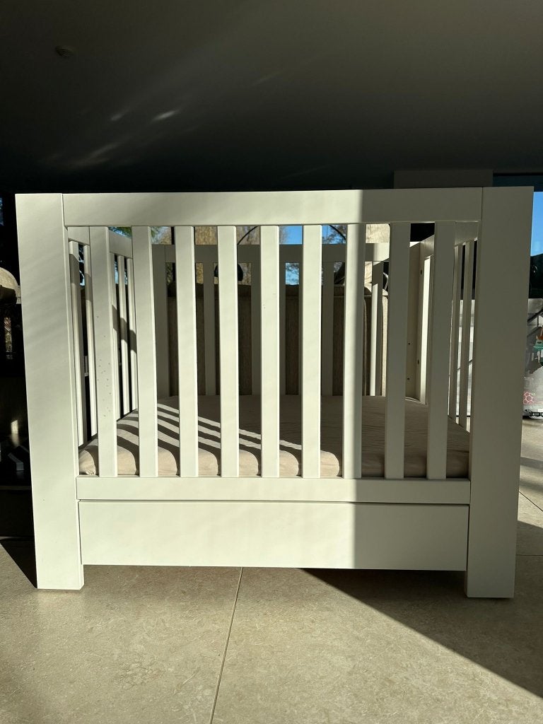 Alaska Kidsmill Box wit mat incl. lade en matras, Ophalen, Zo goed als nieuw, Vierkant, Lade