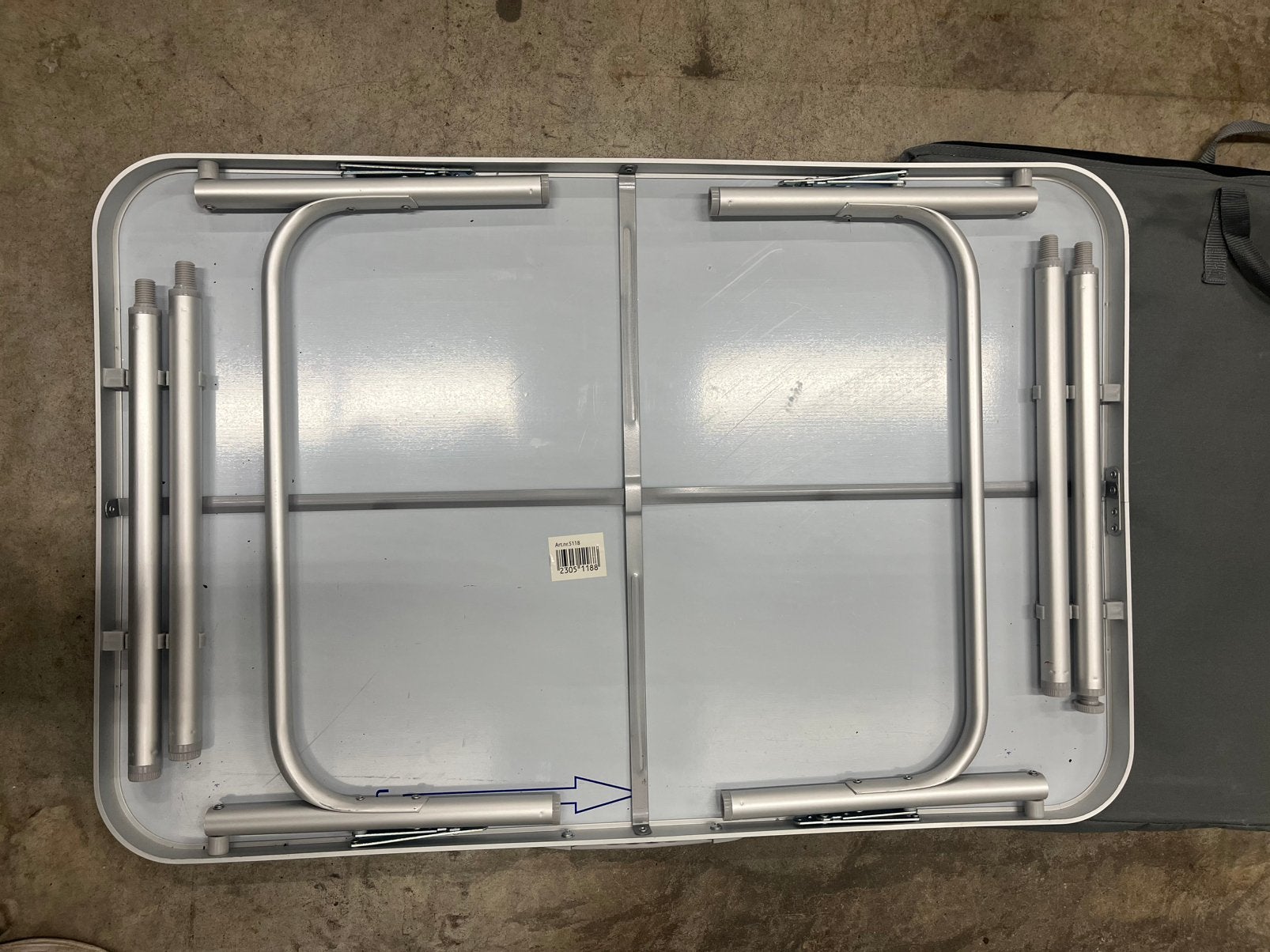 Nieuwe lichtgewicht aluminiumtafel met hoes, Ophalen, Nieuw