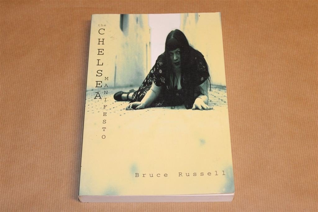 The Chelsea manifesto. A novel. Bruce L. Russell., Ophalen of Verzenden, Gelezen