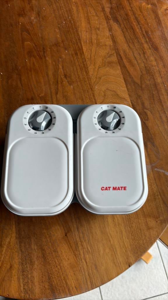 Cat mate  voerautomaat, Ophalen of Verzenden, Automatisch, Zo goed als nieuw