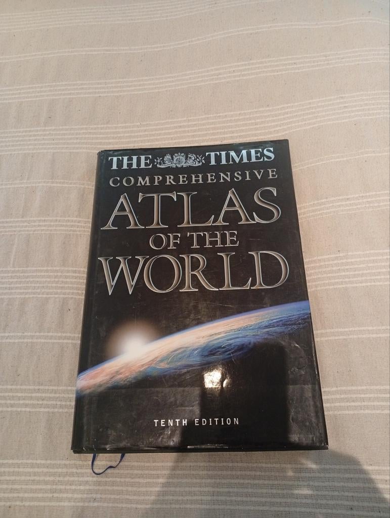 The Times Comprehensive Atlas of the World - Tiende Editie, Gelezen, Overige atlassen, Ophalen of Verzenden, 1800 tot 2000