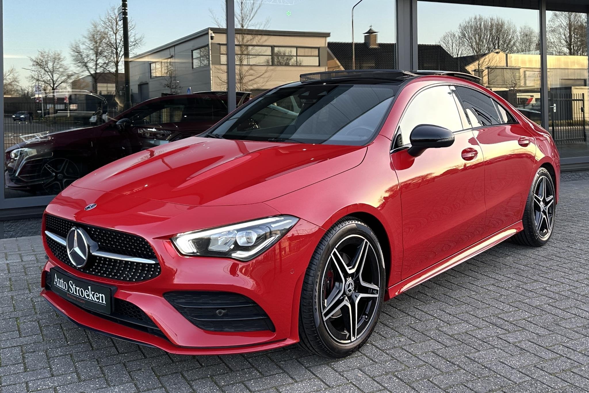 Mercedes-Benz CLA-klasse 180 AMG Night Panorama Sfeerverlich, CLA, 136 pk, Gebruikt, Euro 6
