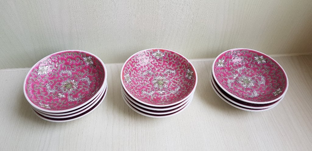 Chinees porseleinen rode Mun Shou petitfour-schoteltjes, Ophalen of Verzenden, Nieuw, Porselein, Kop en/of schotel