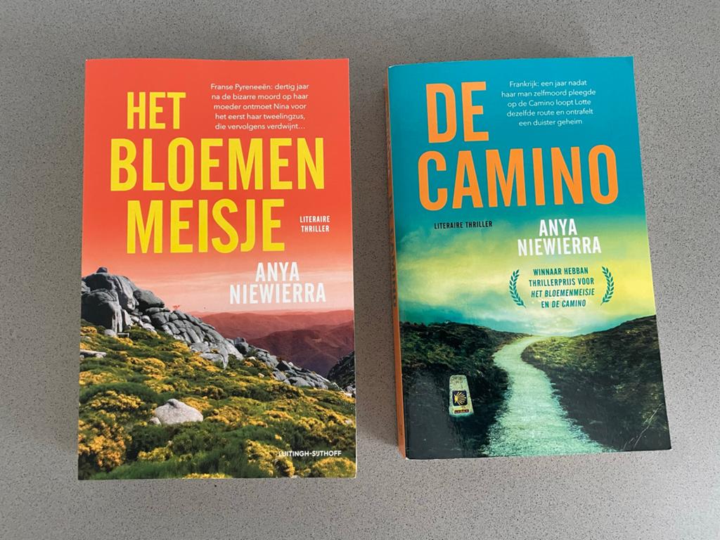 Anya Niewarra - De Camino & Het Bloemenmeisje (2 boeken), Boeken, Thrillers, Gelezen, Ophalen of Verzenden