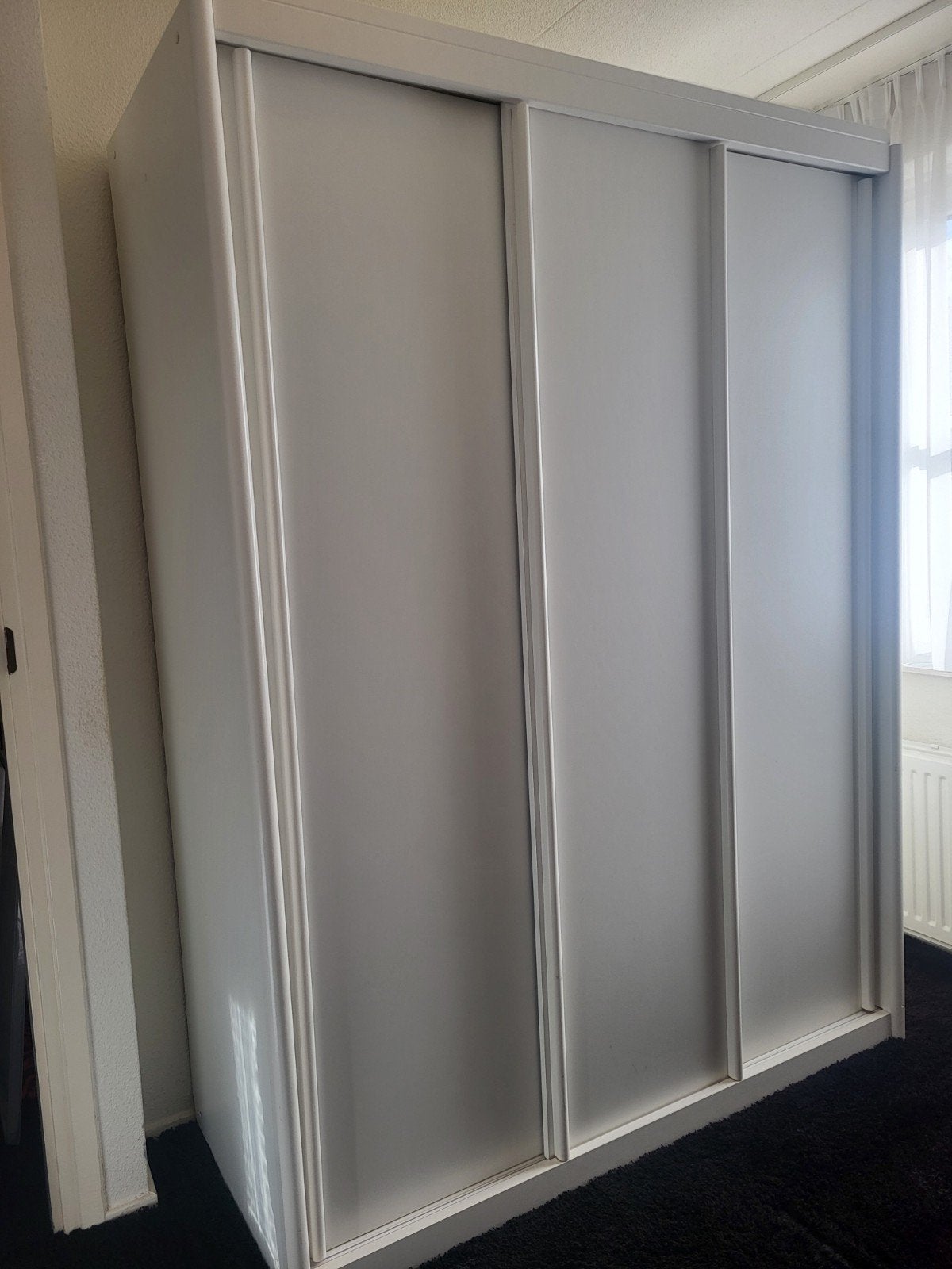 Witte kledingkast met schuifdeuren, Ophalen, Met deur(en), Gebruikt, 100 tot 150 cm