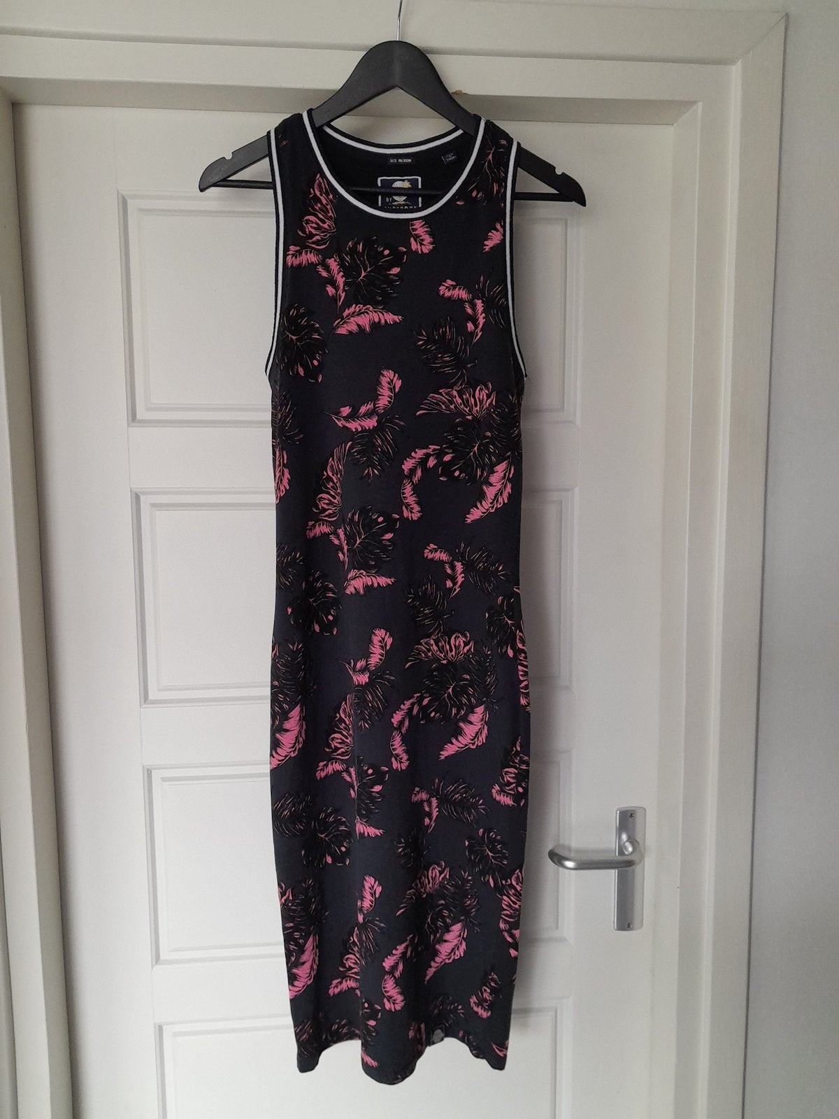 Jurk van het merk Superdry, Maat 38/40 (M), Ophalen of Verzenden, Gedragen, Onder de knie