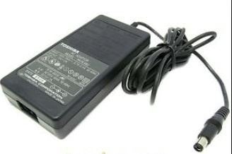 Toshiba Adaptor Model: PA2438U, Ophalen of Verzenden, Gebruikt