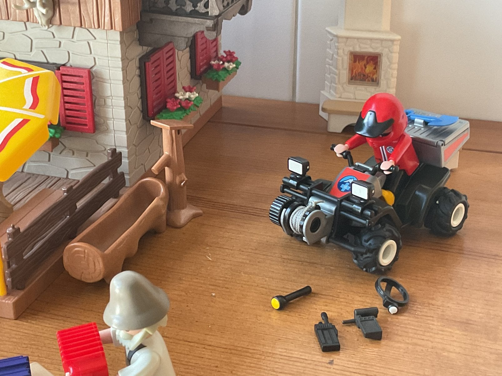 Foto 10 van PLAYMOBIL UTGEBREIDE COUNTRY ALPENHUT 🍺 🪗 SUPER LEUK !!