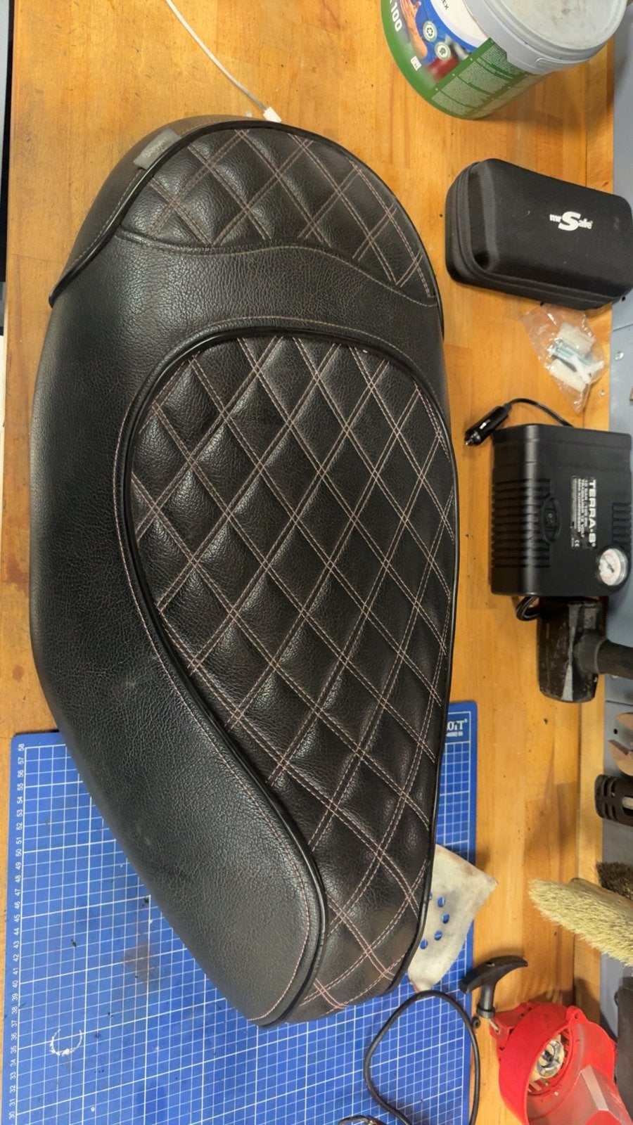Custom zip zadel tekoop, Fietsen en Brommers, Ophalen, Zo goed als nieuw, Zadel, Piaggio
