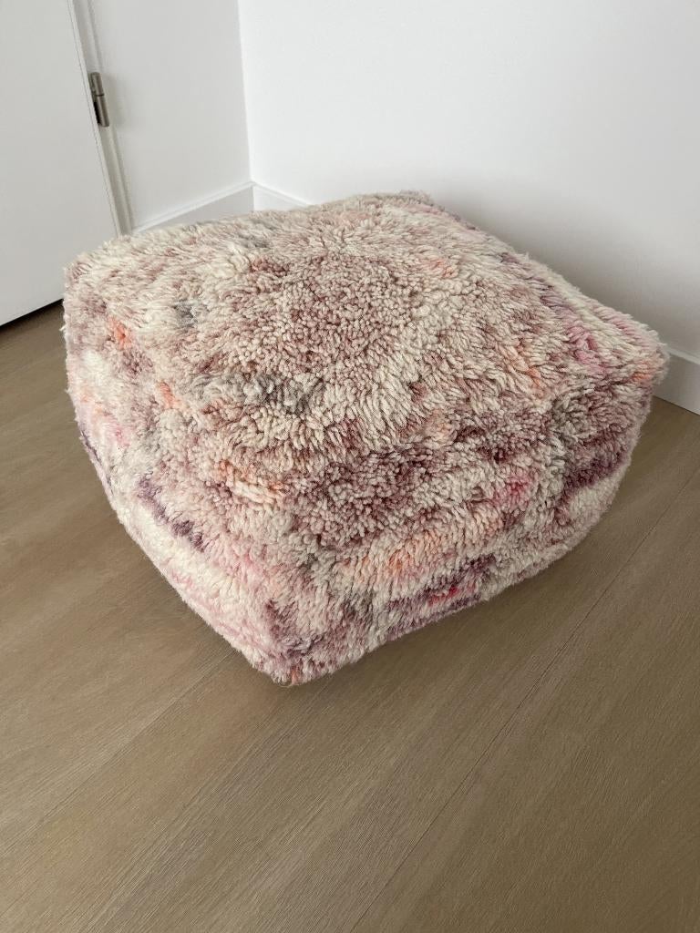 Poef van wol, Ophalen of Verzenden, Zo goed als nieuw, Stof, 50 tot 75 cm