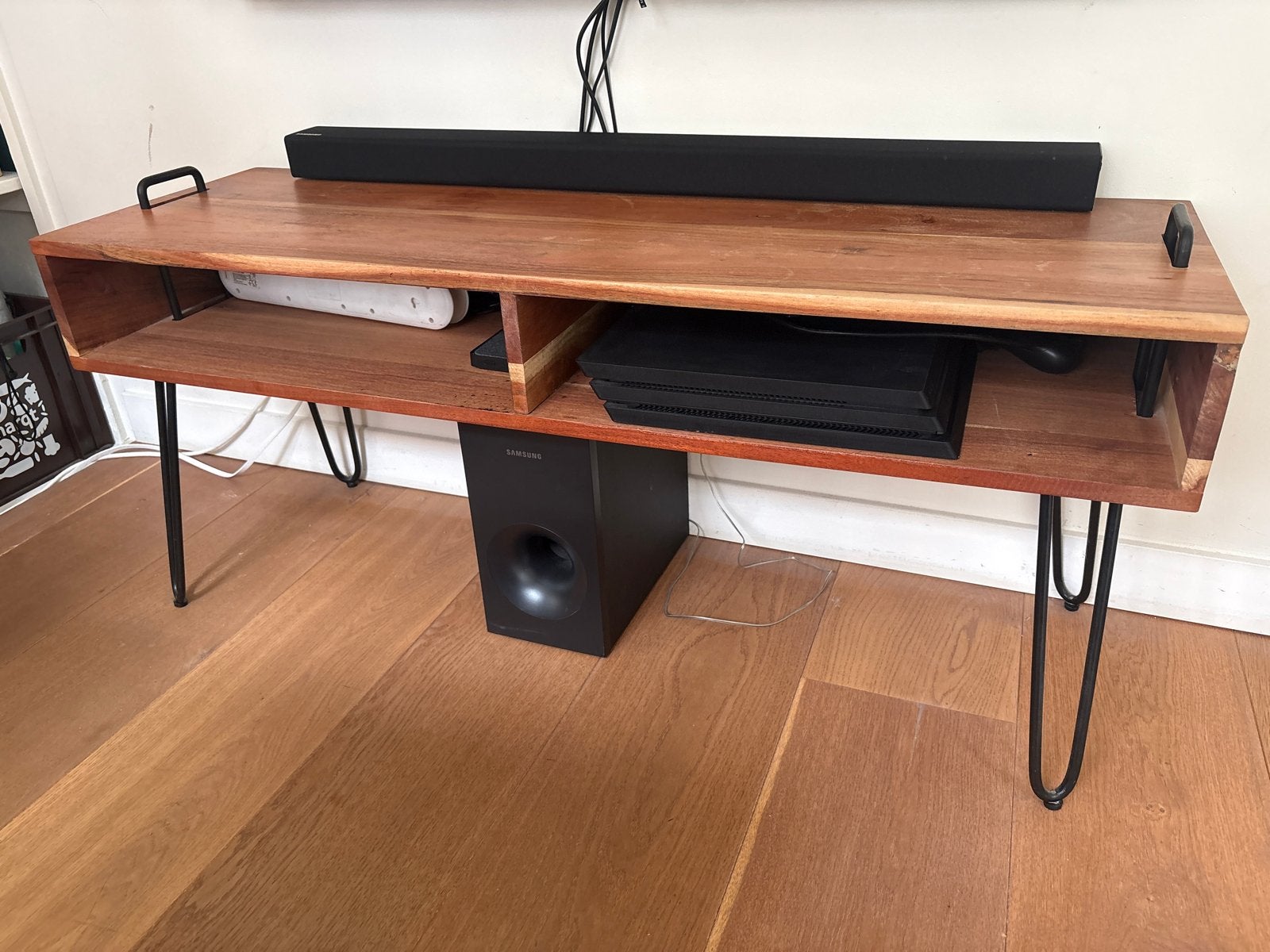 Mangohouten TV-meubel met hairpin poten, Huis en Inrichting, Ophalen, Gebruikt, 100 tot 150 cm, Minder dan 100 cm