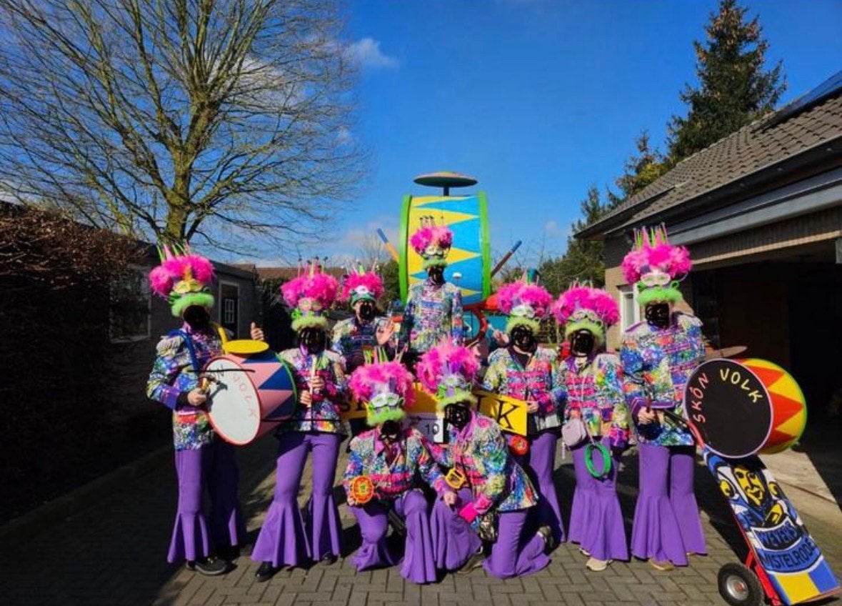 Kleurrijke loopgroep 9 personen, Kleding | Dames, Carnavalskleding en Feestkleding, Ophalen, Zo goed als nieuw, Maat 46/48 (XL) of groter
