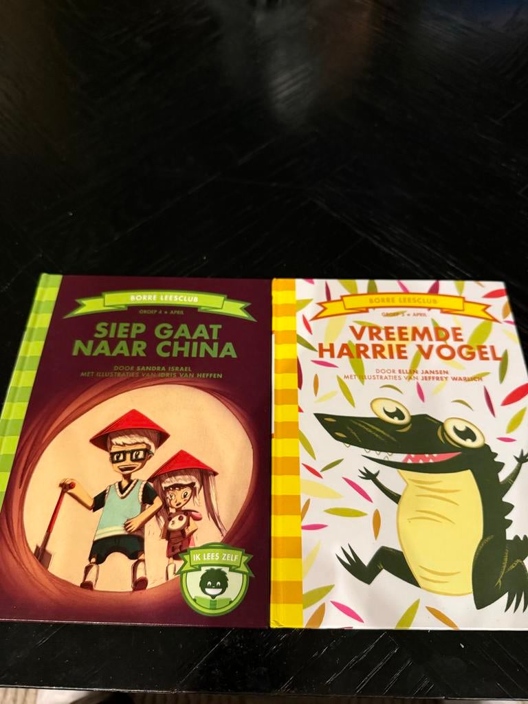 Leuke kinderboeken: Siep gaat naar China en Vreemde Harrie V, Ophalen of Verzenden, Gelezen, Fictie algemeen