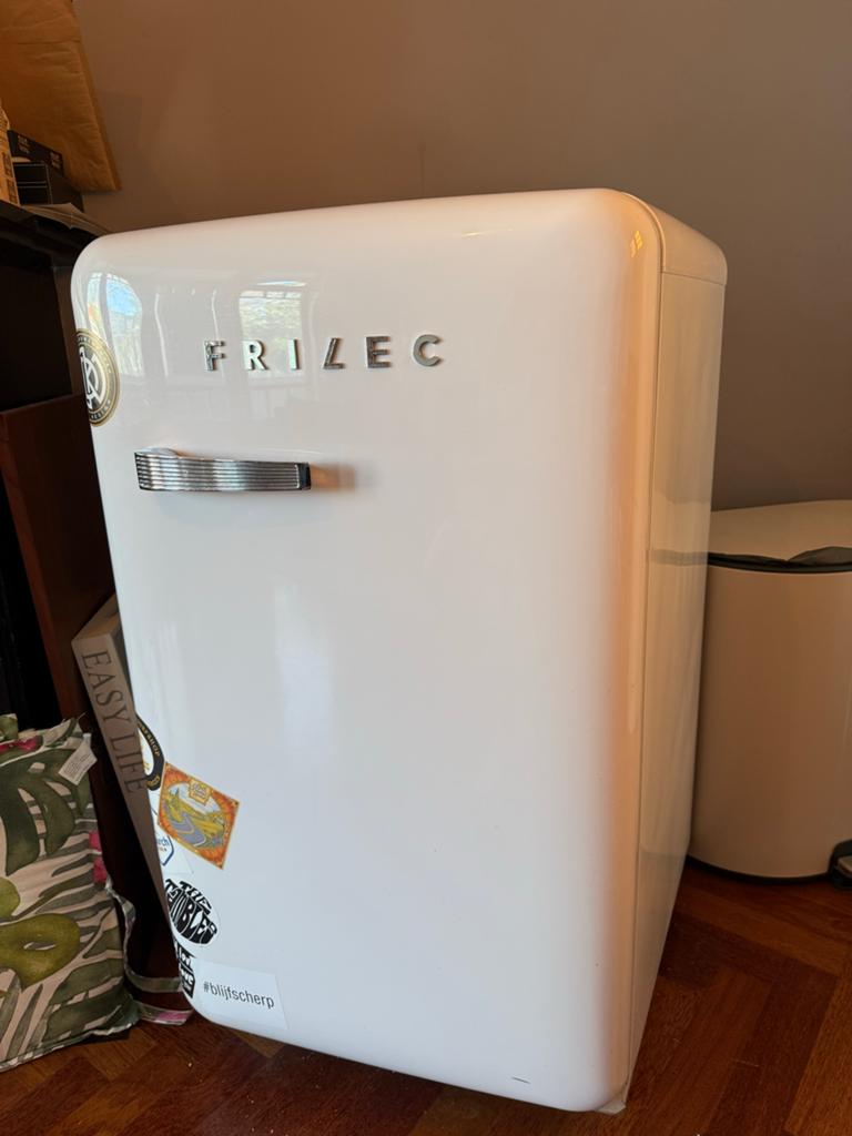 Frizec retro koelkast in smeg stijl met vriesvak, 200 liter of meer, Ophalen, Gebruikt, Met vriesvak