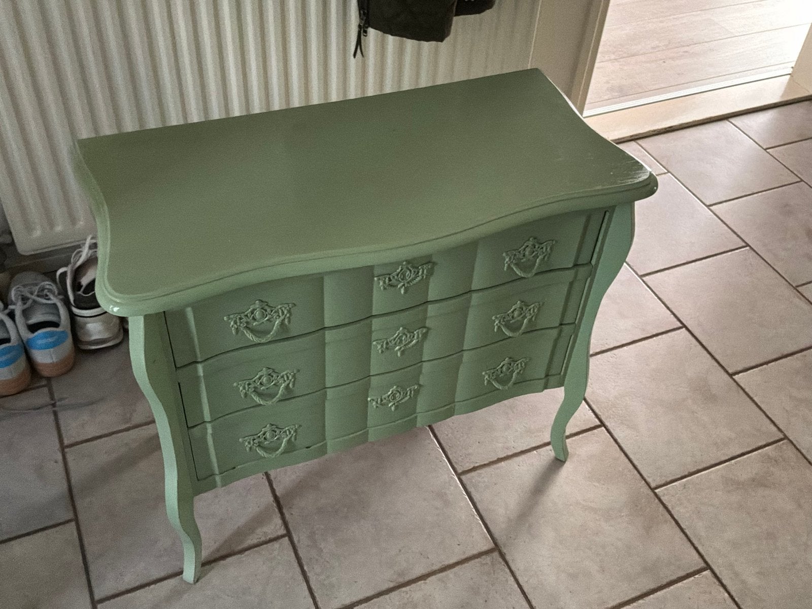 Vintage Buikkastje zachtgroen Commode of buikkastje 35,-, Ophalen