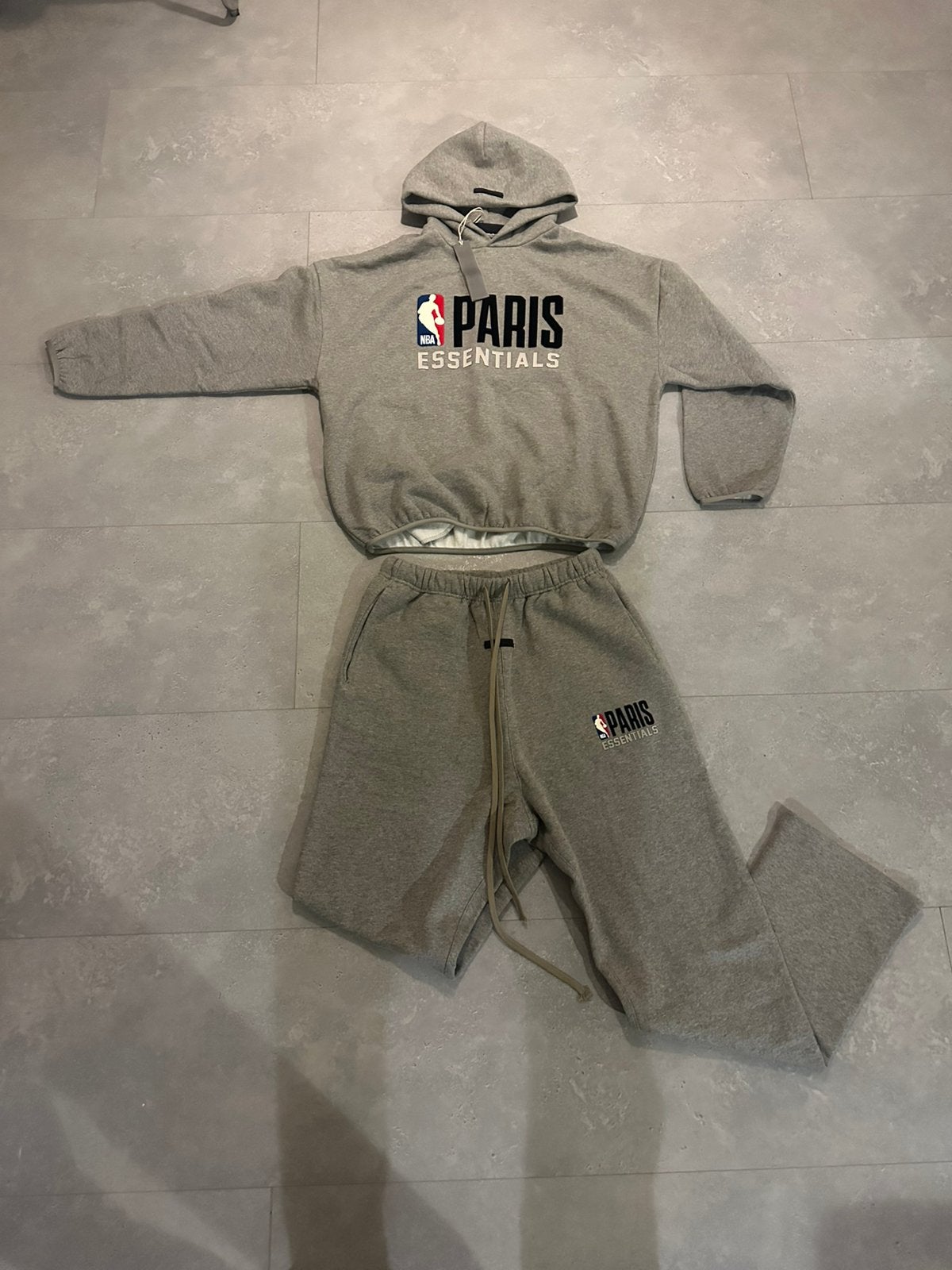 ESSENTIALS Fear of God NBA Paris Hoodie & Jogger Set, Ophalen of Verzenden