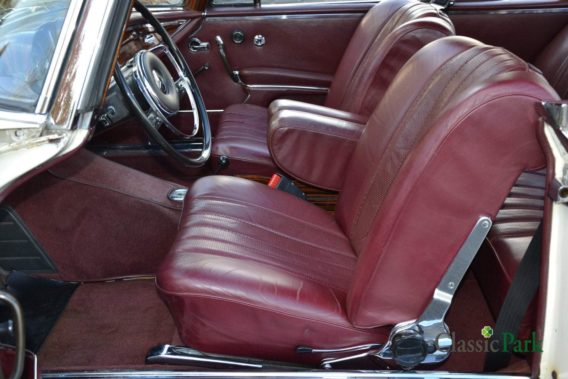 Mercedes-Benz 200-serie 250 SE Coupé (bj 1966, automaat), foto 10