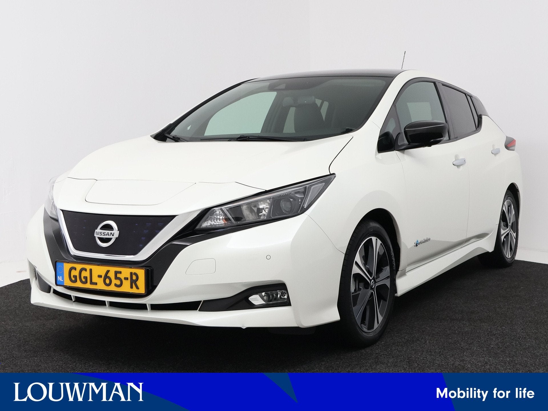 Nissan Leaf N-Connecta 40 kWh | SOH 92,4% | Navigatie | 360, 12 maanden, Gebruikt, Zwart, Leder en Stof